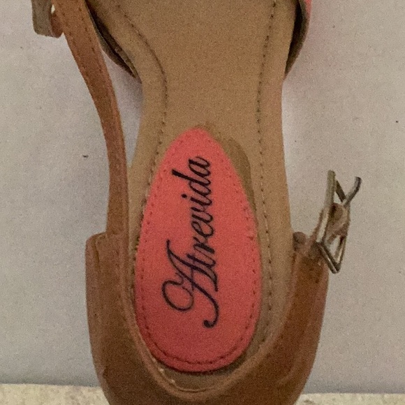 Atrevida wedges, & size 6. - Picture 8 of 8